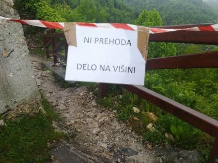 Poteka druga faza čiščenja obzidja Starega gradu 2